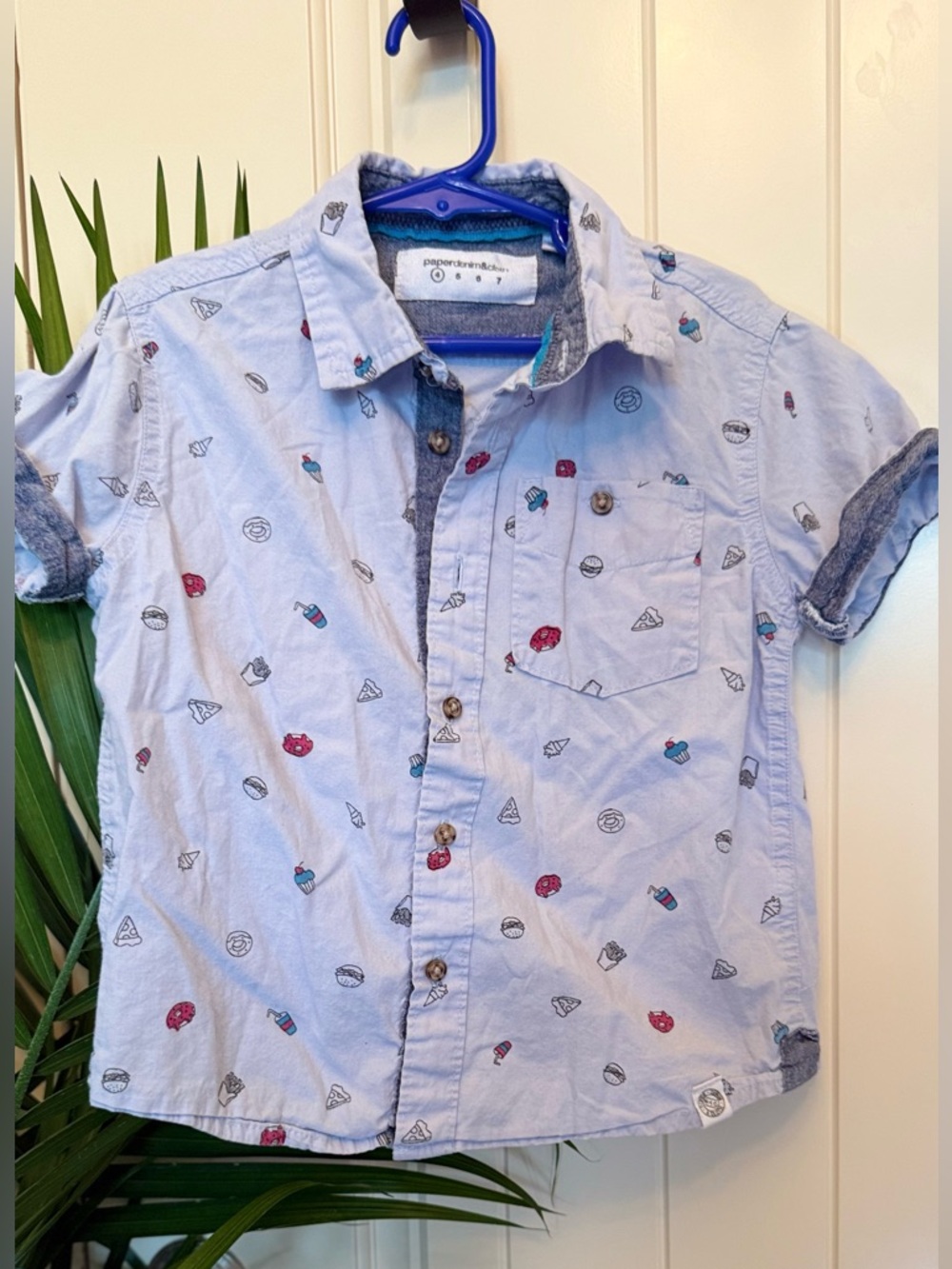 Paper, Denim, and Cloth Size 4 Fast Junk Food blue Cotton Button Down